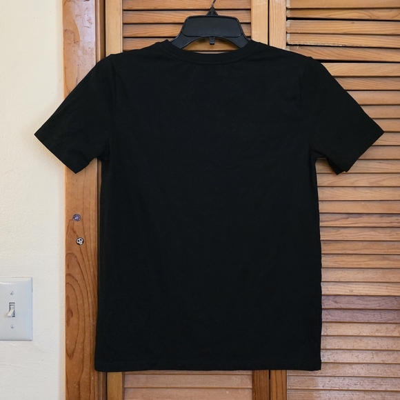 EUC Cat & Jack Kids Distressed Tic-Tac-Toe Graphic Tee Shirt Size Large - Picture 2 of 2